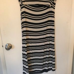 Black and white maxi skirt